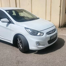 Hyundai Accent 2014