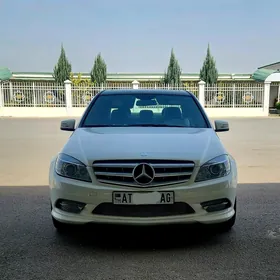 Mercedes-Benz C300 2011