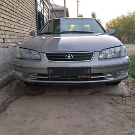 Toyota Camry 2000