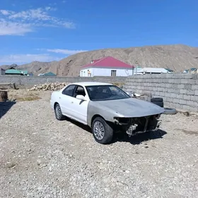 Tayota Cresta sokulip satylyar