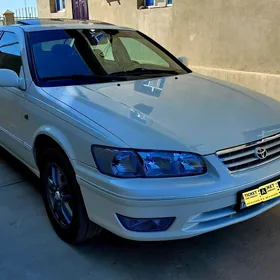 Toyota Camry 2000