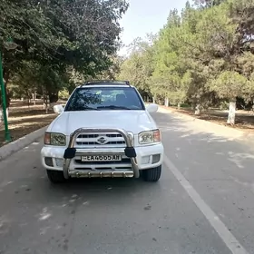 Nissan Pathfinder 2001