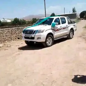 Toyota Hilux 2014