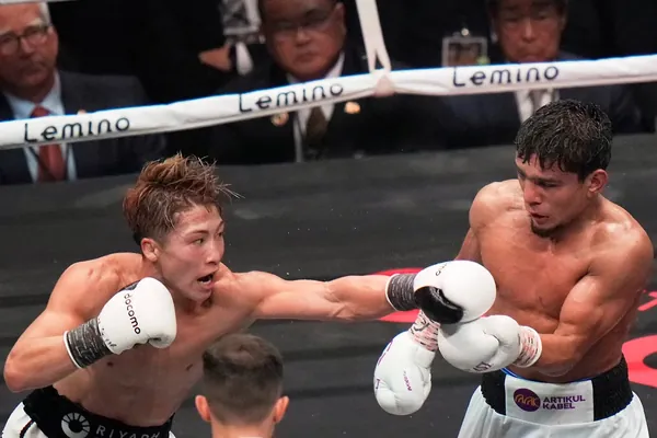 Naoýa Inoue absolýut çempion adyny gorady. Ol Murojon Ahmadaliýew bilen söweşdi