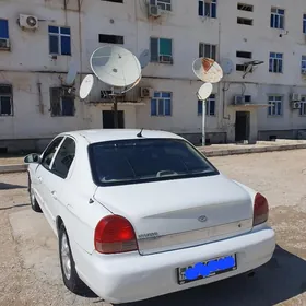 Hyundai Sonata 2000