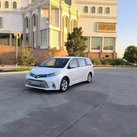 Toyota Sienna 2020