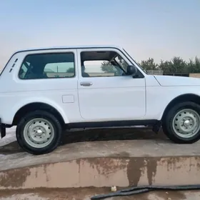 Lada Niva 2013