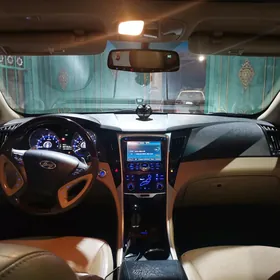 Hyundai Sonata 2011
