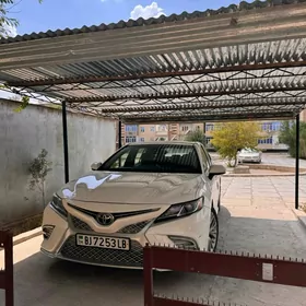 Toyota Camry 2017