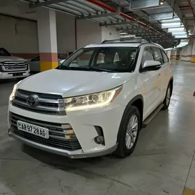 Toyota Highlander 2019