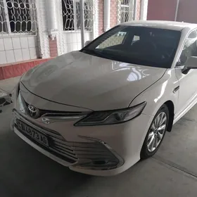 Toyota Camry 2020
