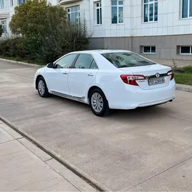 Toyota Camry 2014