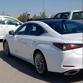 Lexus ES 350 2021