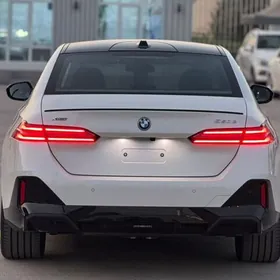 BMW 550 2025