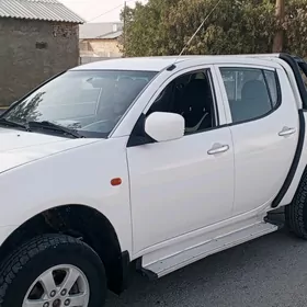 Mitsubishi L200 2009