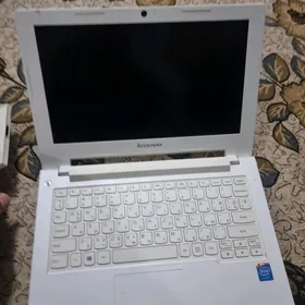 Lenovo kom