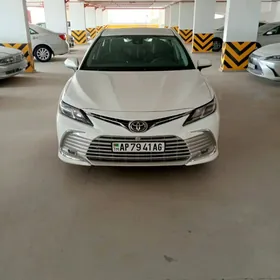 Toyota Camry 2021