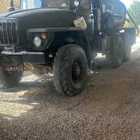 Ural 4320 1983