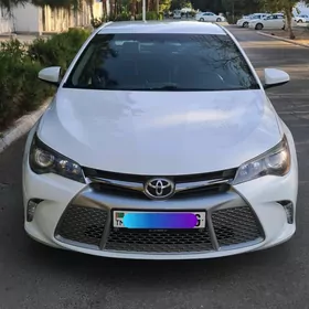 Toyota Camry 2017