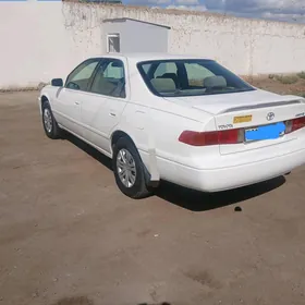 Toyota Camry 2001