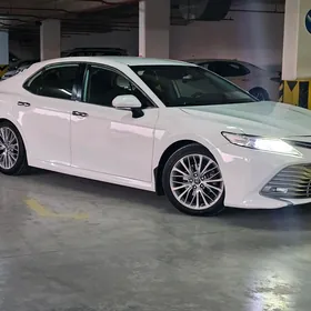 Toyota Camry 2019