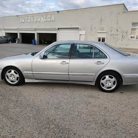 Mercedes-Benz E320 2001