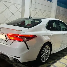 Toyota Camry 2018