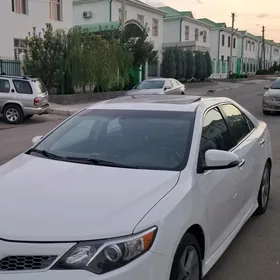 Toyota Camry 2013