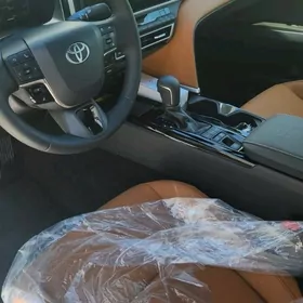 Toyota Camry 2025