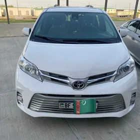 Toyota Sienna 2019