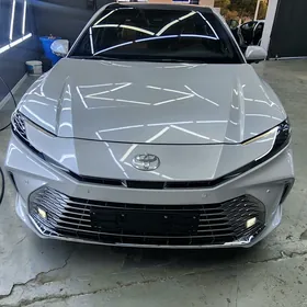 Toyota Camry 2025