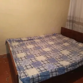 Кровать