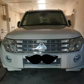 Mitsubishi Pajero 2011