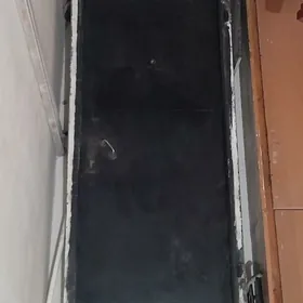 Железный дверь