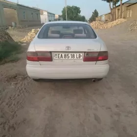Toyota Corona 1995