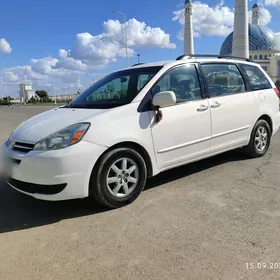 Toyota Sienna 2005