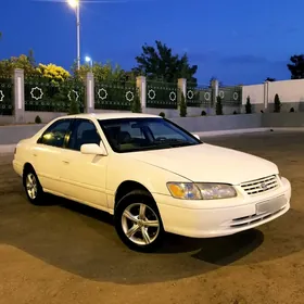 Toyota Camry 2001