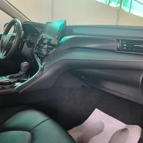 Toyota Camry 2024