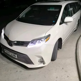 Toyota Sienna 2018