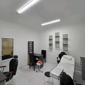 SALON ARENDA