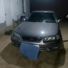 Toyota Camry 2000