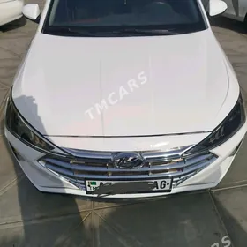 Hyundai Elantra 2020