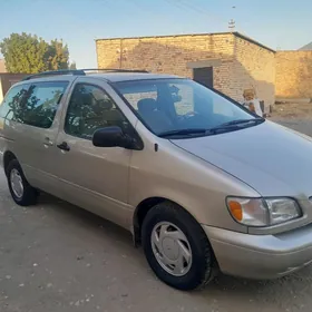 Toyota Sienna 2000