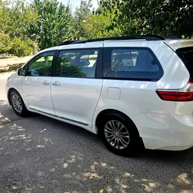 Toyota Sienna 2017