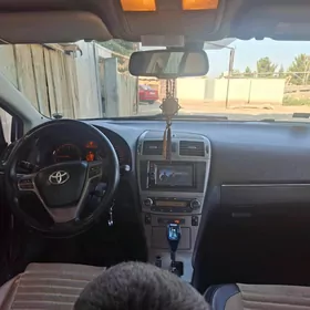 Toyota Avensis 2011