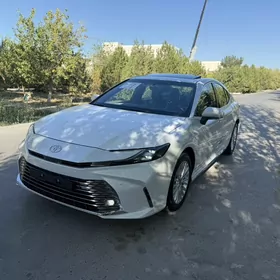 Toyota Camry 2025