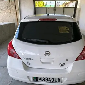 Nissan Versa 2007