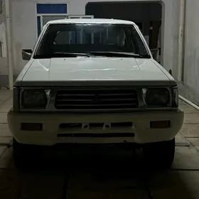 Mitsubishi L200 2001