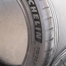 Michelin 315/35/20