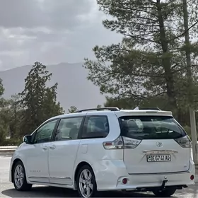Toyota Sienna 2019